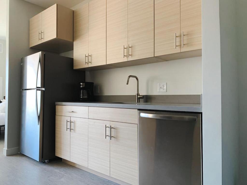 Sleepover Studio Apartments Де-Мойн Экстерьер фото