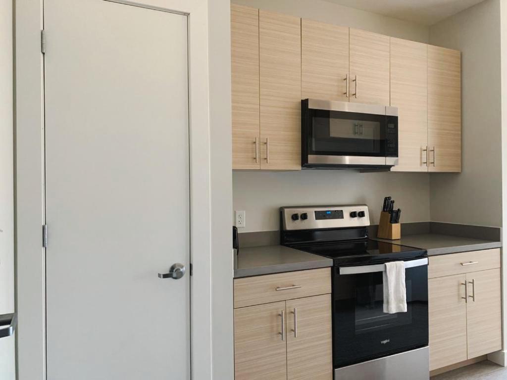 Sleepover Studio Apartments Де-Мойн Экстерьер фото
