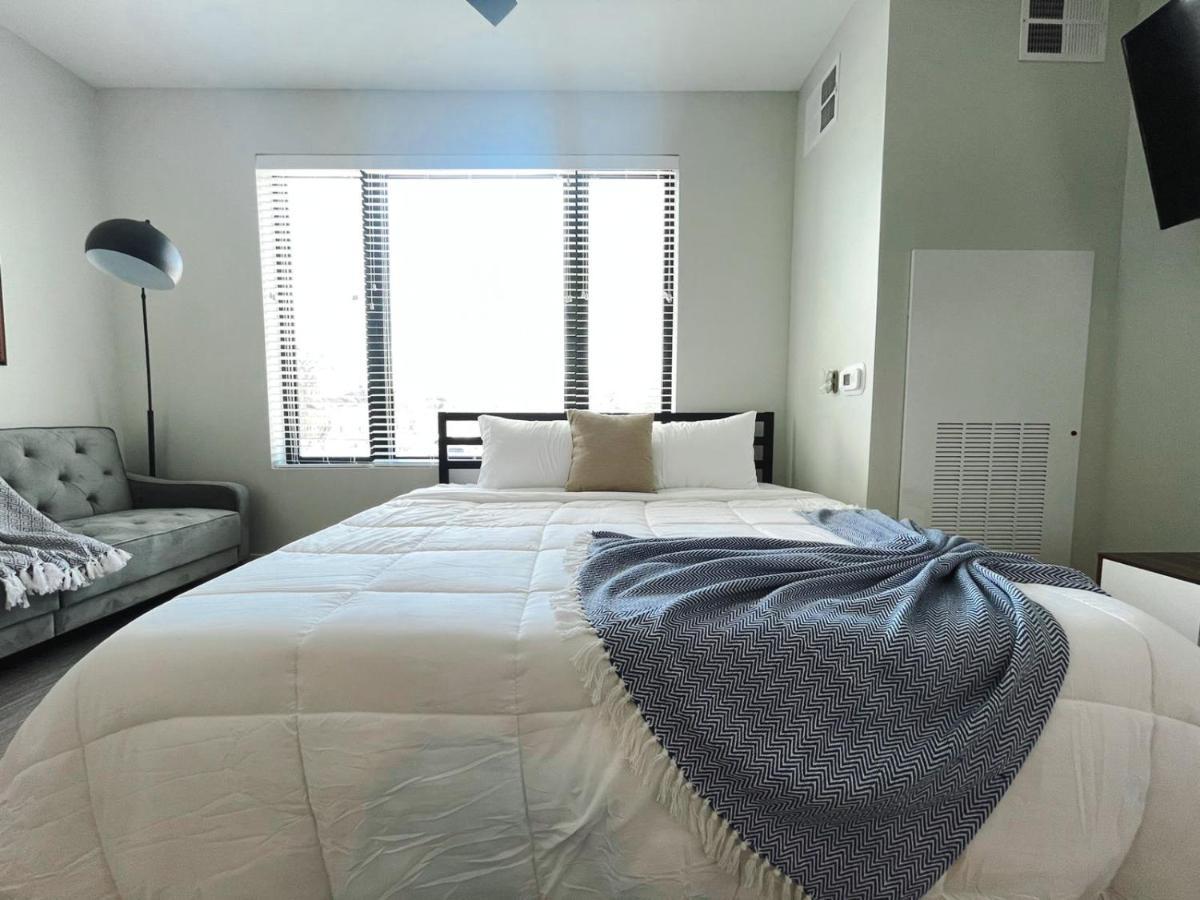 Sleepover Studio Apartments Де-Мойн Экстерьер фото